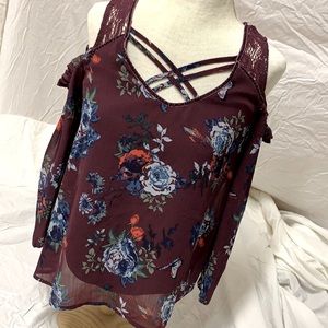 Almost Famous Womens Small cold shoulder top in burgundy with floral design